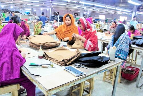 シングルマザーらが従事する、バングラデシュにある工場の様子（フランクピーアール提供）