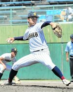  準々決勝・鳥取城北－鳥取工　鳥取城北は先発吉田が５回無失点と好投を見せる＝どらドラパーク米子市民球場 