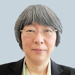 西尾麻都子図書館長