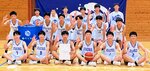 男子で３年連続３度目の優勝を果たしたスーパーウェーブス＝三朝町総合スポーツセンター
