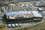 　半導体メーカー「ラピダス」の工場＝３月、北海道千歳市