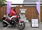国道２９号沿いに設置されたオートバイ神社＝１５日、若桜町の道の駅若桜「桜ん坊」