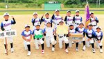 初優勝した啓成・明道・就将＝淀江球場