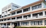 先細る地域の医療資源。町民からは医療体制の維持や充実を求める声が多い＝香美町村岡区の公立村岡病院