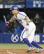 　３回ＤｅＮＡ１死二、三塁、筒香が中前に適時打を放つ＝横浜