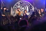 　一夜限りのフリーライブを開いた「ＢｉＳ」＝東京都新宿区