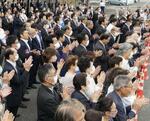 　参院徳島・高知選挙区の補欠選挙で候補者の出陣式に集まった人たち＝２０２３年１０月５日、徳島市