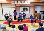 どじょうすくい踊りのコミカルな動きが会場を盛り上げた