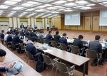 　「高額療養費制度」の見直しに向けた専門委員会の新設を決めた厚労省の社会保障審議会部会＝１日午前、東京都千代田区
