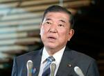 　米国との２回目の関税交渉に関し、記者団の取材に応じる石破首相＝２日午前、首相官邸