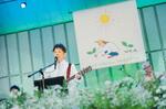　日比谷公園大音楽堂で恒例の「グリーンパラダイス」に臨んだ南こうせつ＝５月４日、東京都千代田区