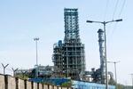 　チェンナイ港とパイプラインで直結し、ロシア産石油を精製するインド国有石油企業傘下の製油所の施設＝５月２３日、チェンナイ（共同）