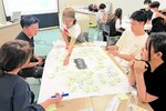 嫌な場所や出来事を書き出して「最悪な街」を考える学生ら