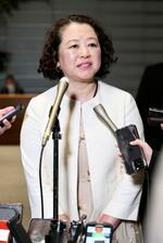 　政労会見後、取材に応じる連合の芳野友子会長＝１４日午後、首相官邸