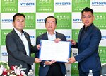 副業人材に関する連携協定を結んだ（左から）北村所長、浜口室長、松井マネジャー