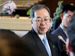 　石破首相との会談後、記者団の取材に応じる公明党の斉藤代表＝２５日午後、首相官邸