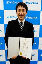 「エンジニアに光が当たる機会は少ないので、栄えある賞をいただけて大変光栄」と話す長尾さん＝６日、徳島県阿南市の日亜化学工業