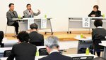 境港の活性化について対談する杉本社長（左）と伊達市長（左から２人目）