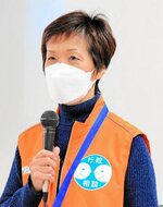 行政相談委員の仕事について説明する西原さん＝１１日、倉吉市の倉吉東高