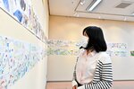 個性あふれる作品が並ぶ会場＝１日、鳥取市吉方温泉３丁目の市文化センター