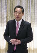 　自民党プロジェクトチームの会合で発言する座長の井上信治衆院議員＝１７日、東京・永田町の党本部