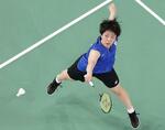 　女子シングルス１次リーグ　ミャンマー選手と対戦する山口茜＝パリ（共同）