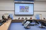 　東京都内で開かれた「国際賢人会議」の最終会合＝３０日午前