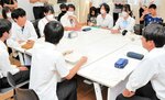安心安全で楽しい学校づくりに向けて話し合う生徒ら