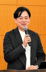 商店街空き店舗へのＩＴ企業誘致などを振り返る崎田さん