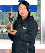 初日から首位を譲らず頂点に立った浴田貴子＝大山平原ゴルフクラブ