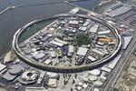 　大屋根リングの一部を残す検討が進む大阪・関西万博の会場＝１３日、大阪市此花区の夢洲