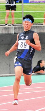 男子４００㍍を制した伊沢健斗＝ヤマタスポーツパーク陸上競技場