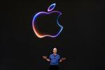 　米アップルのティム・クックＣＥＯ＝１０日、米カリフォルニア州の同社本社（ＡＰ＝共同）