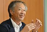 　「暗躍の球史」を刊行した髙橋安幸さん