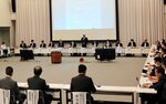 万博の来場者輸送方針の第２版をとりまとめる協議会の様子