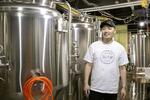 　「月と太陽ＢＲＥＷＩＮＧ（ブルーイング）」社長の森谷祐至さん＝札幌市白石区