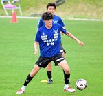 最終ラインから攻撃を活性化させる金浦＝オールガイナーレＹＡＪＩＮフィールド