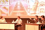 鉱山遺産の保存と活用をテーマに意見を交わすパネル討論の登壇者＝４日、日南町霞の町総合文化センター