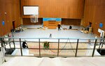 大規模改修が進む議場の様子＝７月、鳥取県庁議会棟の議場