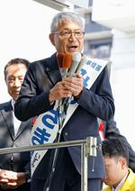 　和歌山県知事選が告示され、支持を訴える宮崎泉氏＝１５日午前、和歌山市