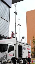 衛星エントランス搭載移動基地局車の設営デモも行われた