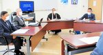 受刑者の悩みや疑問を聞く鳥取県再犯抑止更生協会の会員ら＝１４日、鳥取市下味野の鳥取刑務所（鳥取刑務所提供）