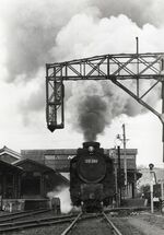 上井駅を出発する上りＤ51貨物列車（１９６９年10月12日）