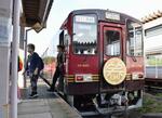 　秋田内陸線角館駅に停車する車両＝４月２９日、秋田県仙北市