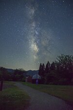 立ち上るような天の川（２０２２年５月、織部さん撮影）