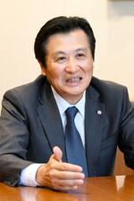 　インタビューに応じるＳＭＢＣ日興証券の吉岡秀二社長