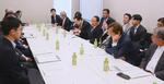 　超党派の国会議員でつくる「空襲議連」の総会＝８日午後、国会