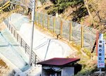 新設された遊歩道とリニューアルされた看板＝香美町村岡区味取