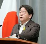 　記者会見する林官房長官＝３日午後、首相官邸