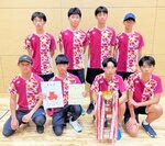 男子で６年連続１２度目の優勝を果たした米子松蔭＝鳥取市民体育館